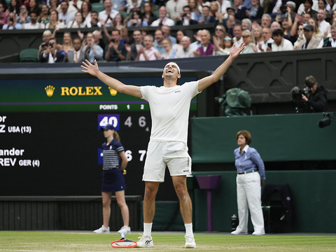 Taylor Fritz renverse Alexander Zverev en cinq sets