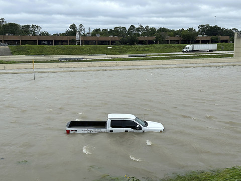 Vents, inondations: la tempête Béryl frappe le Texas