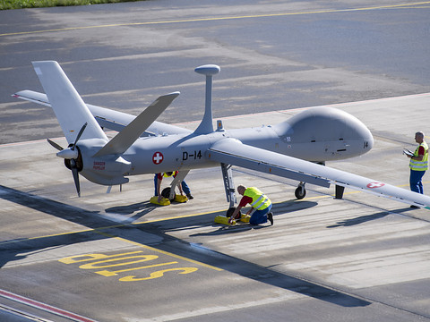 Armasuisse et le DDPS souhaitent s'équiper de drones suisses