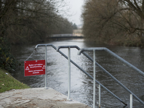 Un jeune de 19 ans se noie dans la Limmat - Un ado sauvé