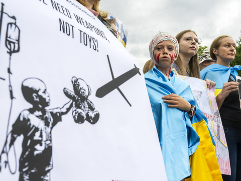 Centaines d'Ukrainiens à Genève après l'attaque contre Okhmadyt