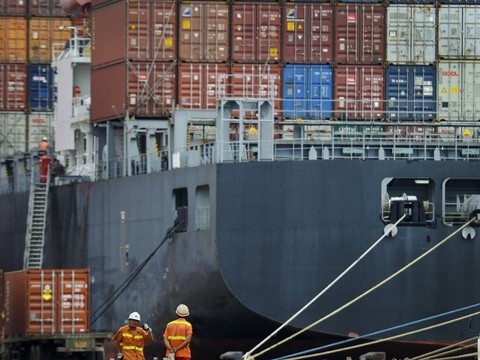 Chine: bond des exportations en juin mais chute des importations