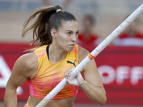 Moser s'envole à 4m88 et bat le record de Suisse