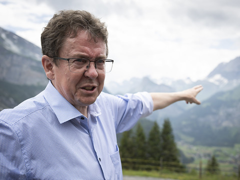 Rösti s'oppose aux relocalisations des habitants des vallées