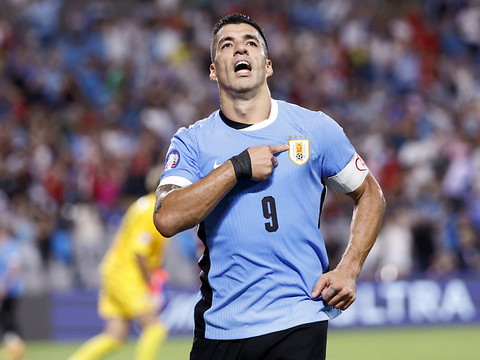 L'Uruguay finit troisième grâce à Suarez