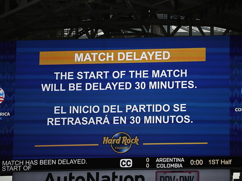 Les responsables du stade de la finale se défendent