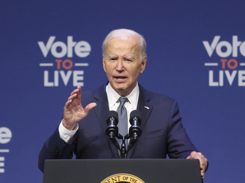 Joe Biden testé positif au Covid, il assure aller 