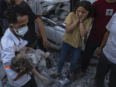 Des dizaines d'attaques sur la bande de Gaza, selon le Hamas
