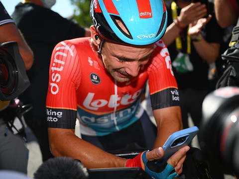 Tour de France: Campenaerts gagne la 18e étape