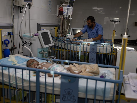 Gaza : aucun cas de polio détecté jusqu'ici, dit l'OMS, inquiète