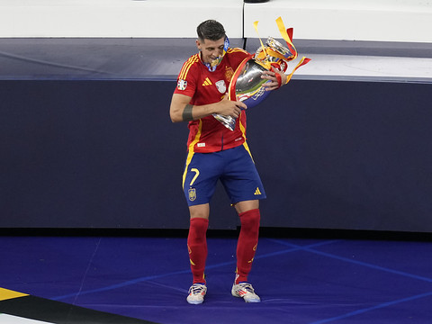 Alvaro Morata signe pour quatre ans au Milan AC
