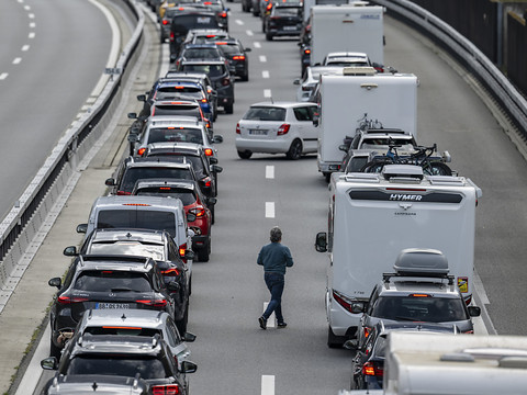 Bouchons aux portails nord et sud du Gothard