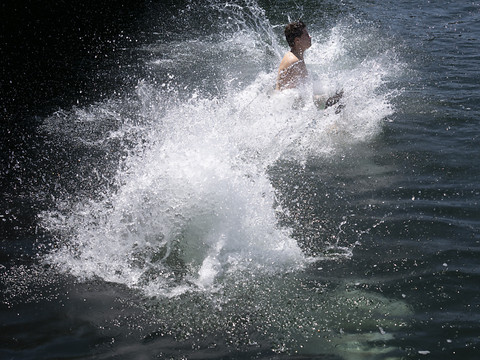 Un adolescent se noie dans la Limmat à Zurich