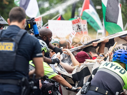 Des milliers de manifestants anti-Netanyahu, des arrestations