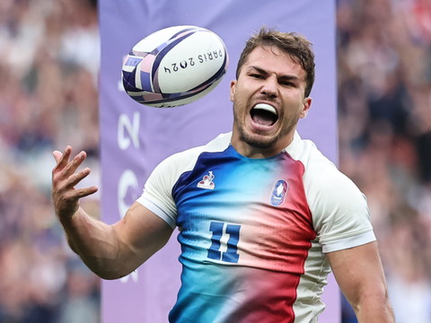 Les Bleus apportent à la France sa première médaille d'or