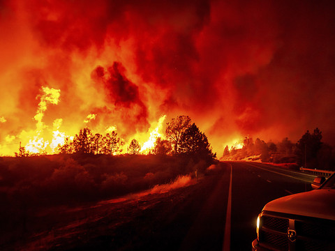 Californie: le Park Fire devient le 7e plus gros feux de l'Etat