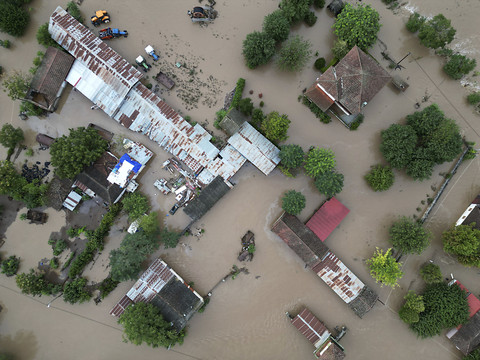 Douze fonctionnaires condamnés en Libye après les inondations
