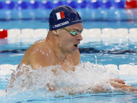 Un premier or olympique pour Léon Marchand