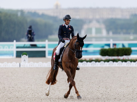 Le Japon pénalisé, la Suisse 3e avant le saut du concours complet