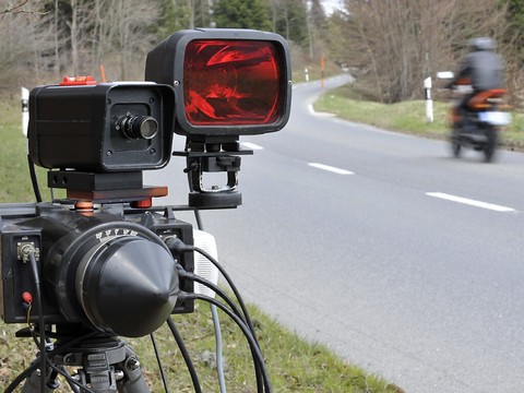 Un motard pincé à 178 km/h au lieu de 80 au Marchairuz (VD)