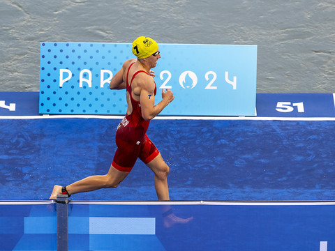 Julie Derron en argent dans le triathlon