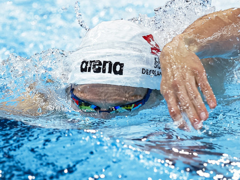 Desplanches file en demi-finales du 200 m 4 nages