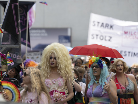 La communauté queer célèbre sa diversité à Berne