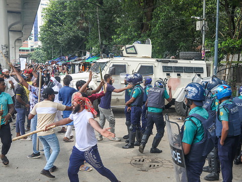 Manifestations violentes au Bangladesh: au moins 77 morts