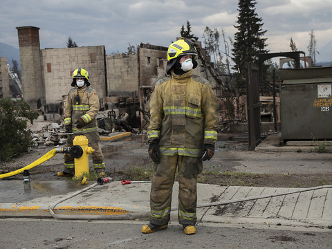 Un pompier canadien de 24 ans perd la vie en combattant les flammes