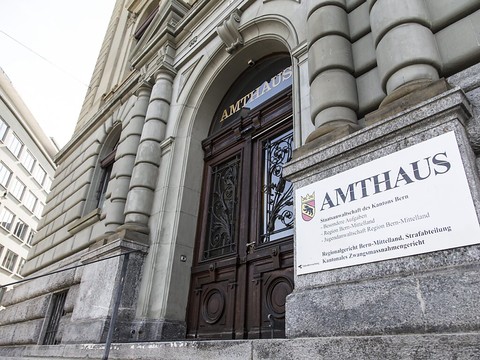 Un mari doit répondre à Berne de l'assassinat de son épouse