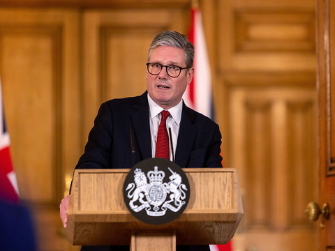 Réunion de crise à Downing Street après un week-end d'émeutes