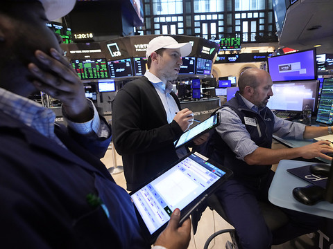Les Bourses encore instables après la panique de la veille