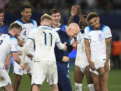 Angleterre: Lee Carsley dirigera la sélection à titre intérimaire