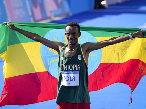 Tamirat Tola le plus fort sur le marathon