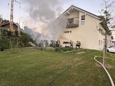 Un conducteur assoupi provoque un incendie à Bossonnens (FR)
