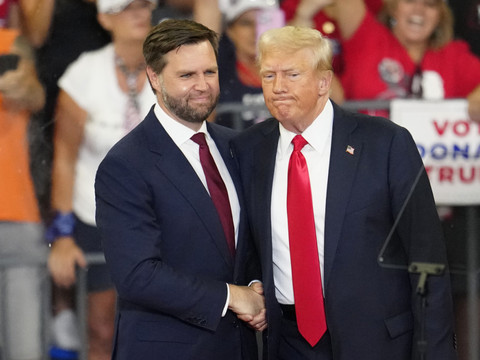 L'équipe de campagne de Trump dit avoir subi un piratage