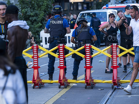 Malgré 29 arrestations, une Street Parade pacifique à Zurich