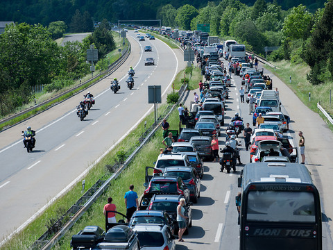 Les retours du sud créent des bouchons au Gothard