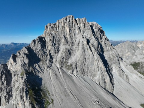 Un alpiniste meurt après une chute dans les Grisons