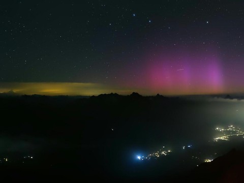 Aurore boréale et étoiles filantes au Piz Corvatsch