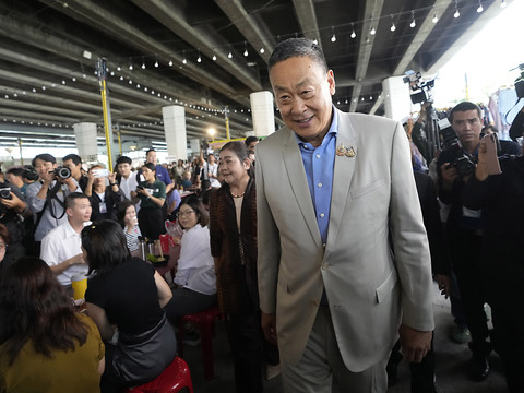 La justice thaïlandaise destitue le Premier ministre