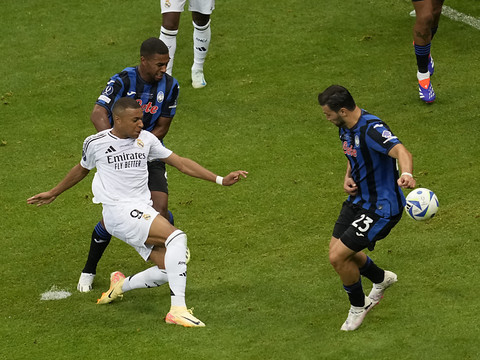 Supercoupe d'Europe: le Real Madrid bat l'Atalanta 2-0