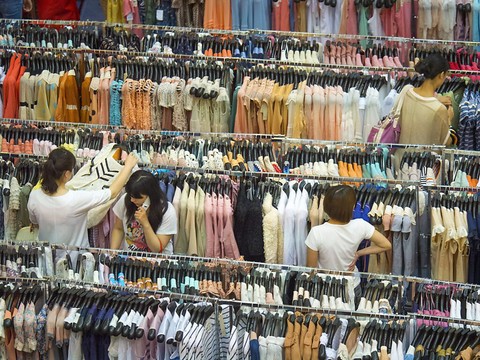 Chine: les ventes au détail rebondissent en juillet