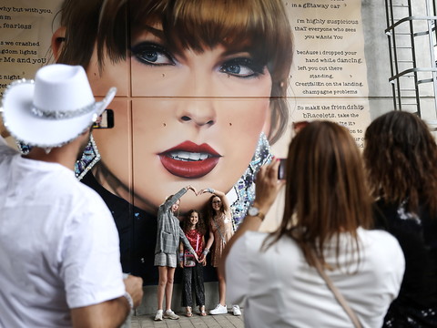 Trump partage des images retouchées de Taylor Swift