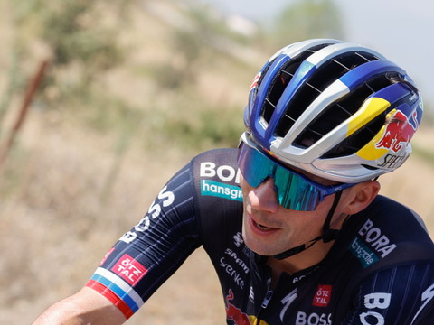 Vuelta: Primoz Roglic gagne la 4e étape et prend le maillot rouge