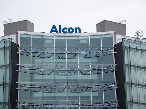Revenus et rentabilité en hausse pour Alcon