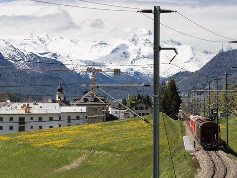 Touriste de 14 ans électrocuté en grimpant sur un train à La Punt