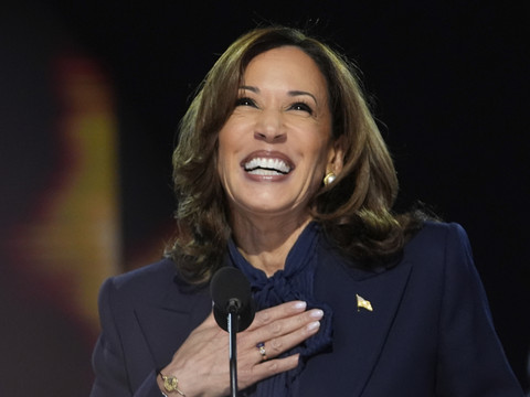 Présidentielle américaine: Harris accepte l'investiture démocrate