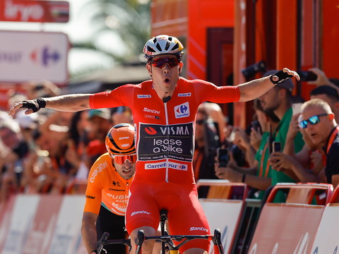 Deuxième succès pour van Aert, Küng 4e