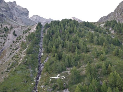 Deux personnes décèdent dans un accident de planeur en Valais